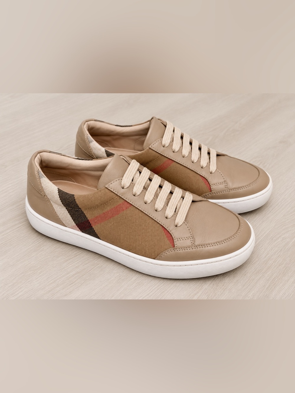 Burberry Vintage Check Low Top Sneakers Beige Leather Women’s US 7 / EU 37